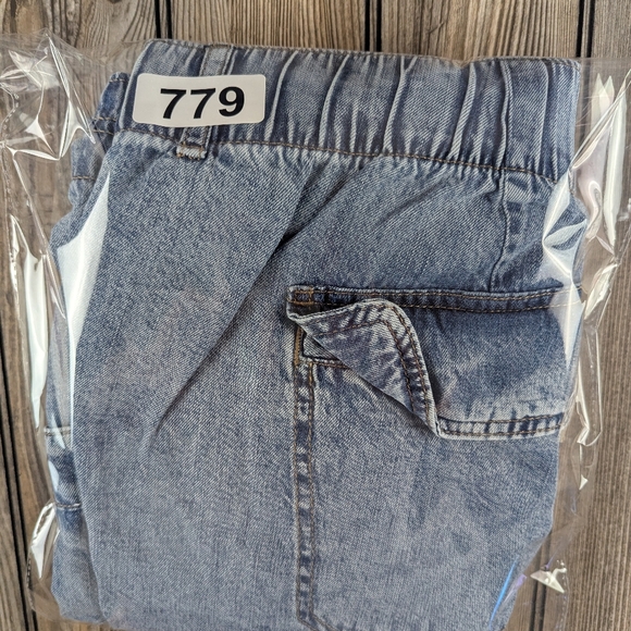 M. Jeans Size 22W Regular Elastic Waist, Wide Legs, Cargo Pockets - Picture 13 of 13